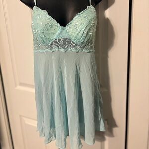 Elegant Lace Trim Sleepwear in Light Blue